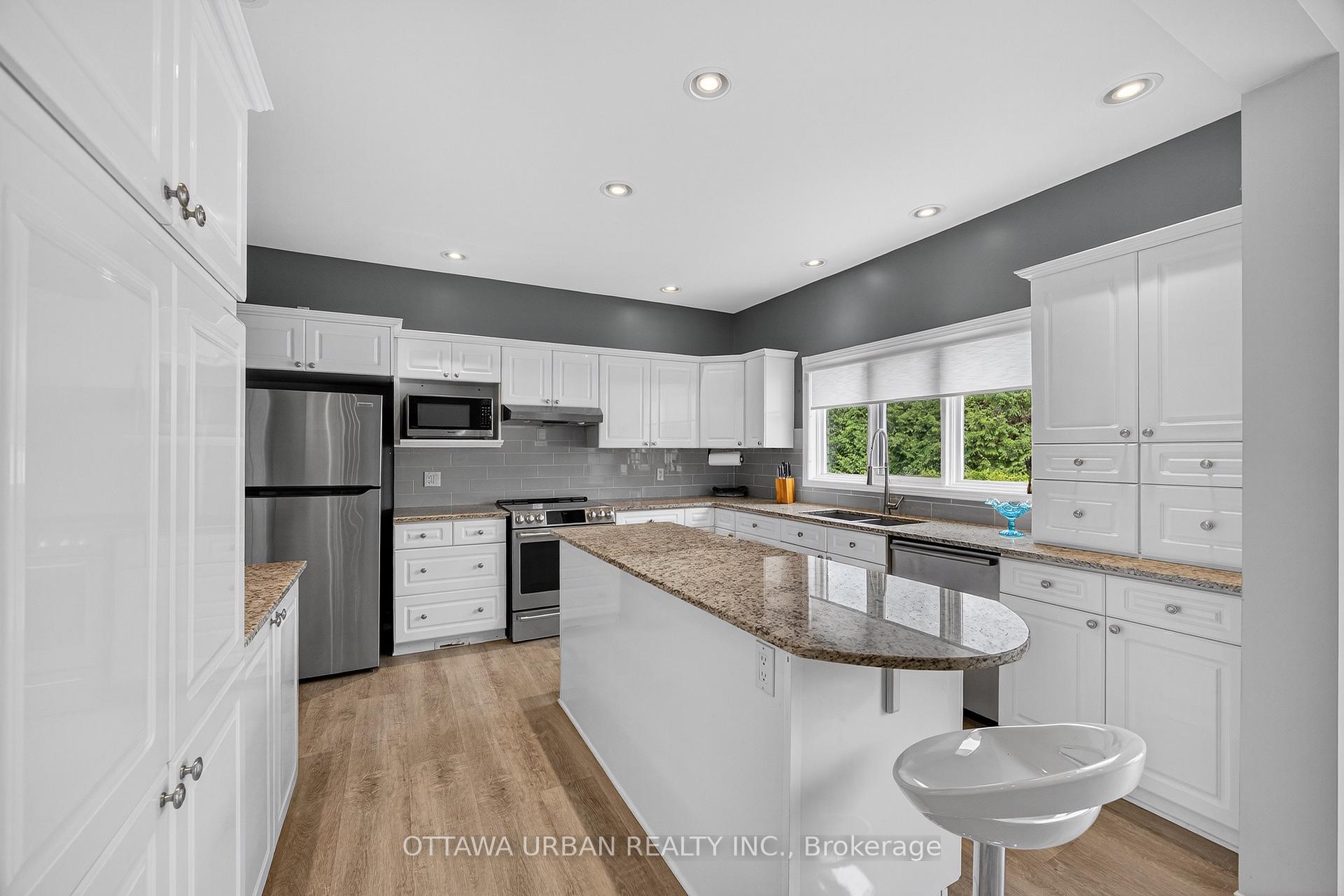 Photo 23 of 6267 Ravine Way, Ottawa, Hiawatha Park/Convent Glen — HOMEH