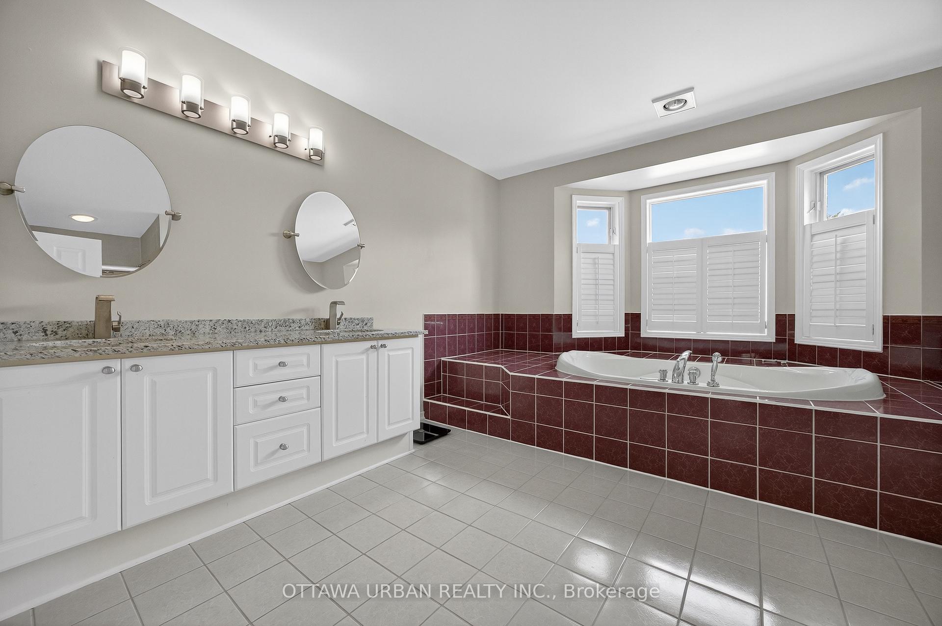 Photo 36 of 6267 Ravine Way, Ottawa, Hiawatha Park/Convent Glen — HOMEH