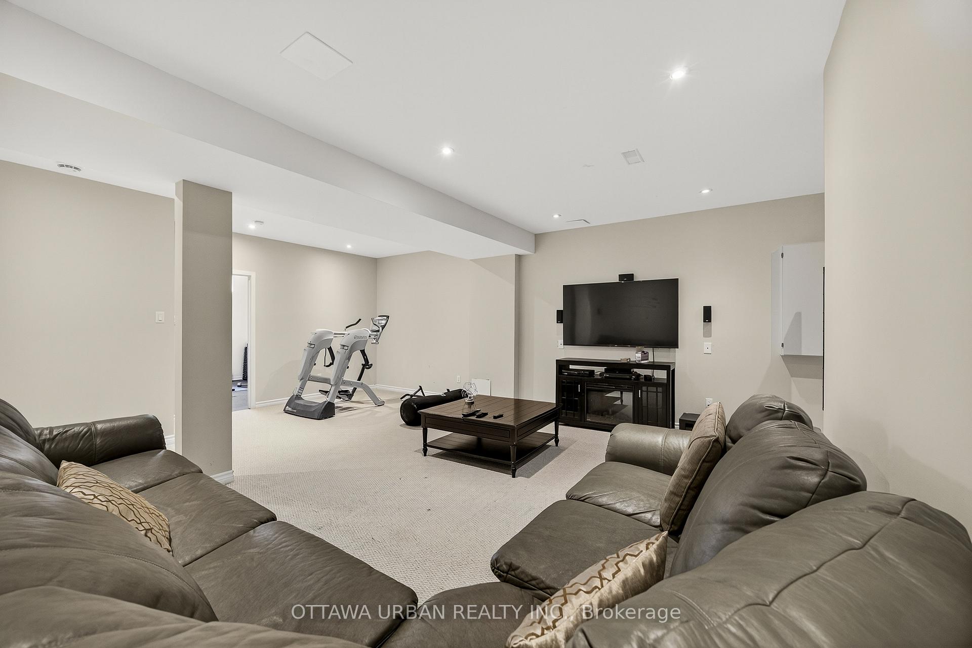 Photo 45 of 6267 Ravine Way, Ottawa, Hiawatha Park/Convent Glen — HOMEH