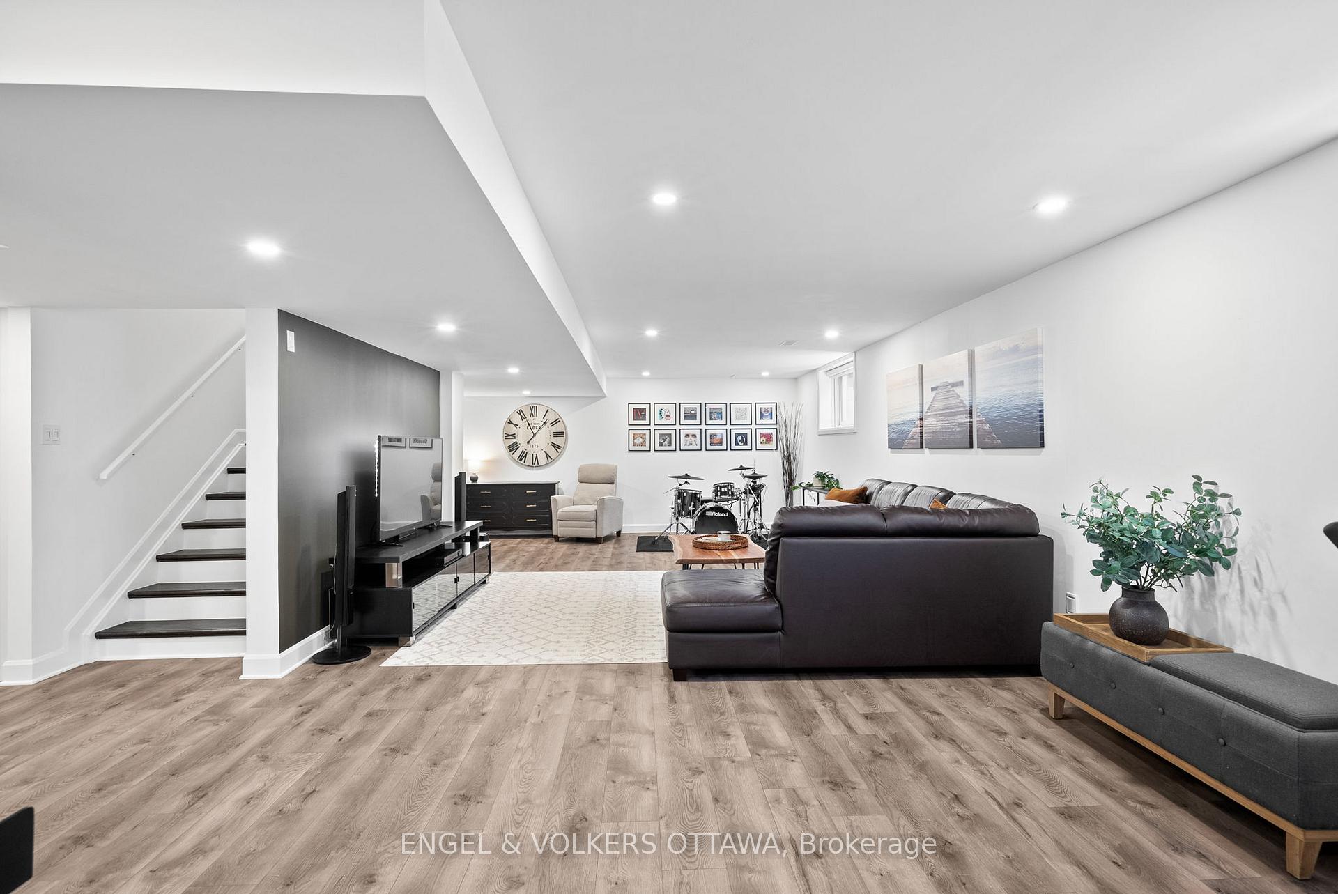 Photo 29 of 30 Malachigan Crescent, Ottawa, Avalon West — HOMEH