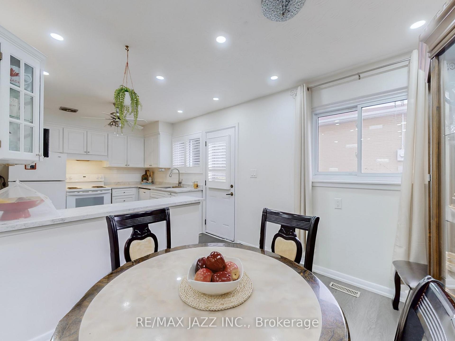 Photo 6 of 673 Lansdowne Drive, Oshawa, Eastdale — HOMEH