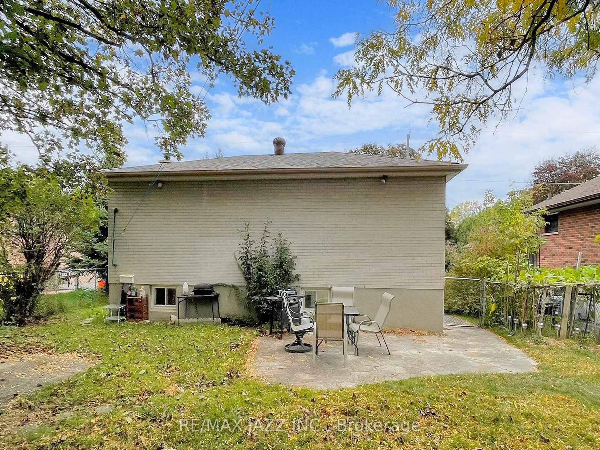 Photo 19 of 673 Lansdowne Drive, Oshawa, Eastdale — HOMEH