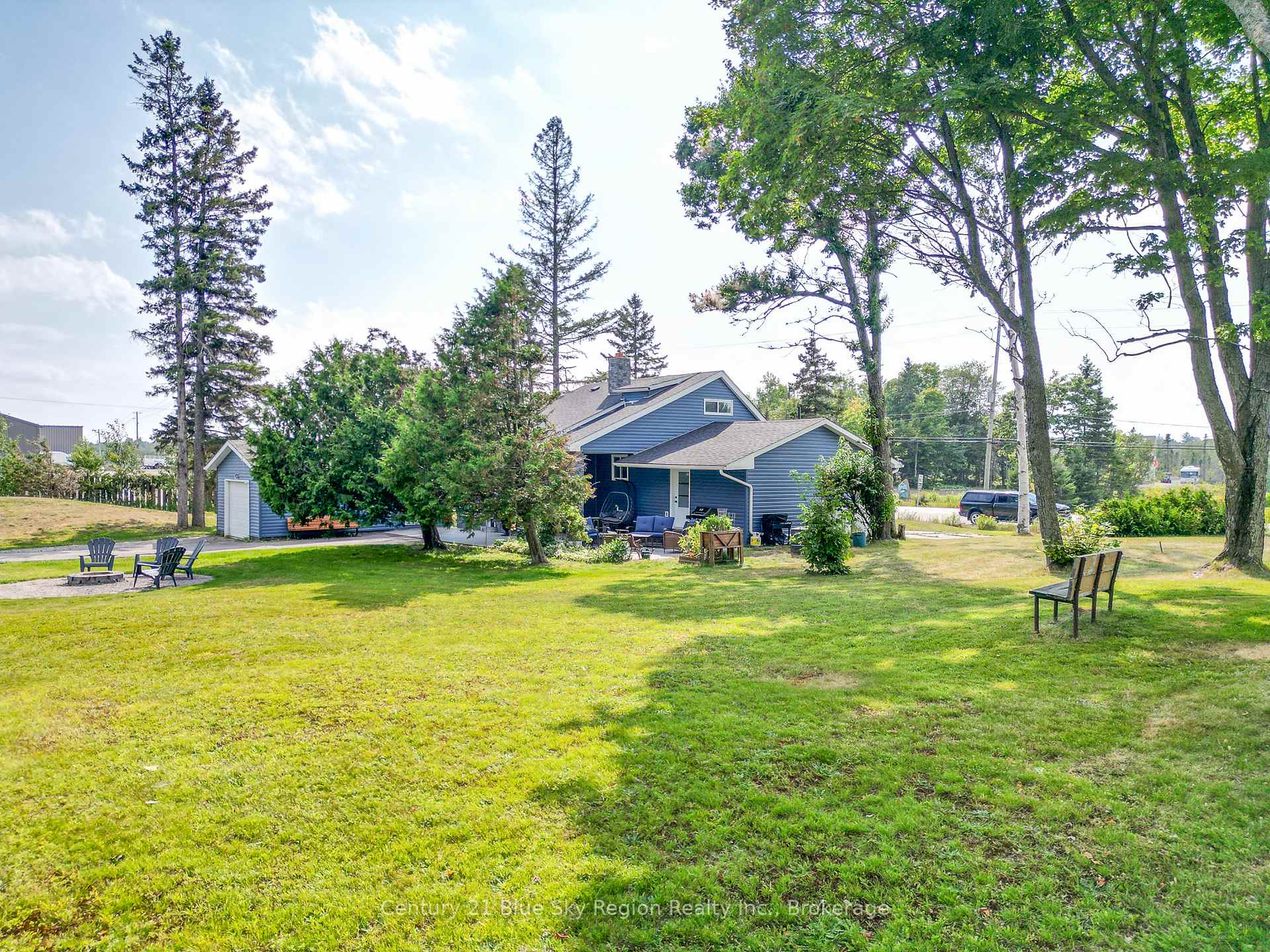 Photo 2 of 500 Collins Drive, North Bay, Airport — HOMEH