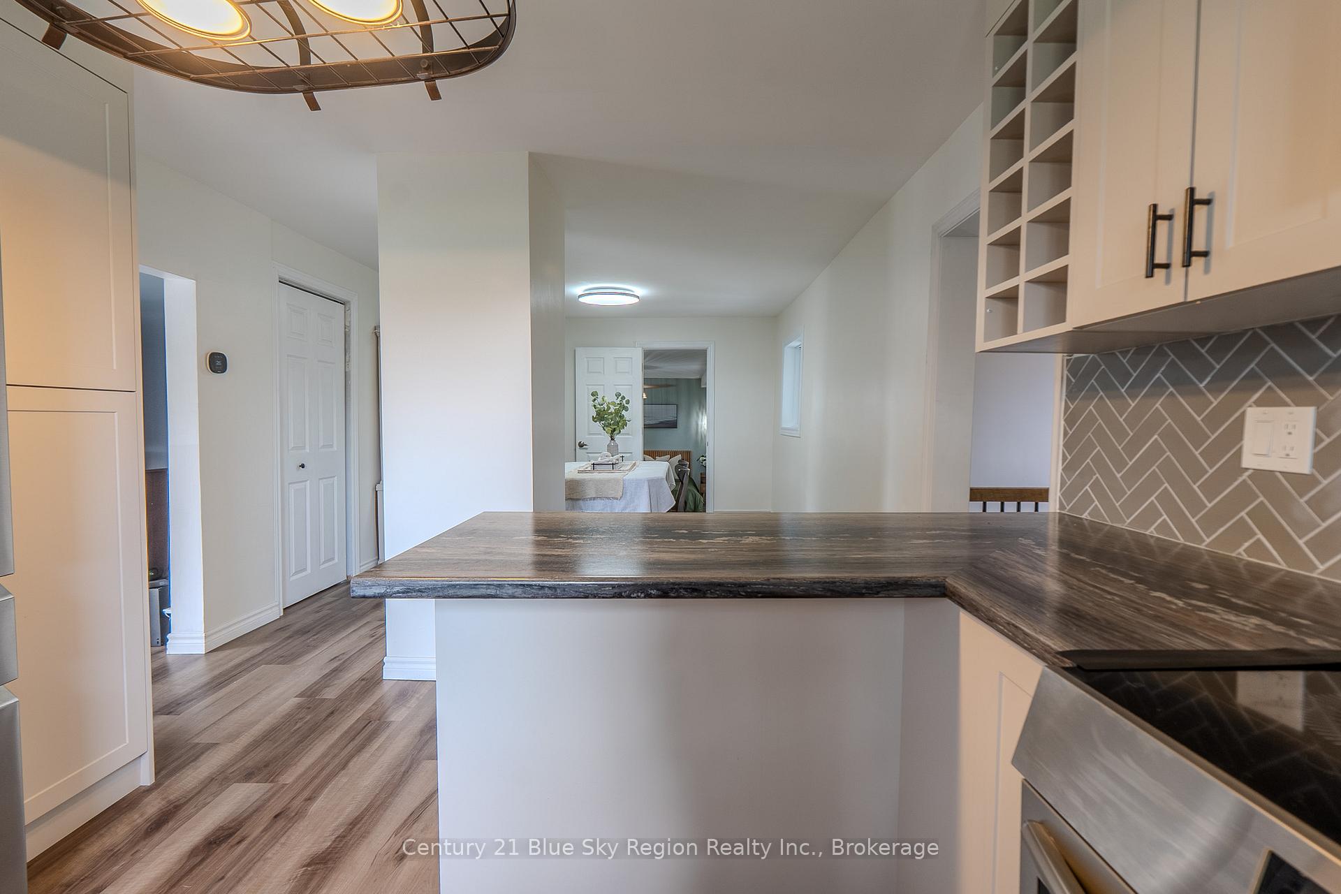Photo 7 of 500 Collins Drive, North Bay, Airport — HOMEH