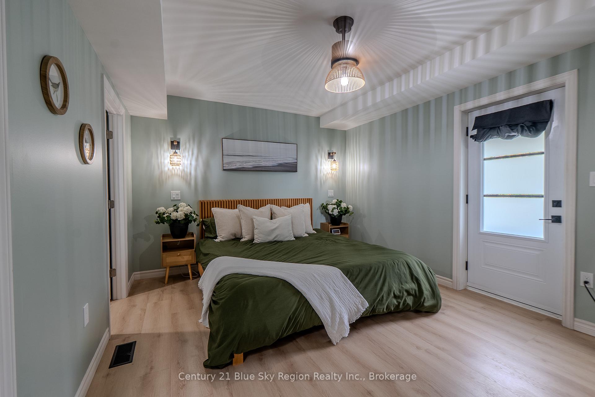 Photo 10 of 500 Collins Drive, North Bay, Airport — HOMEH
