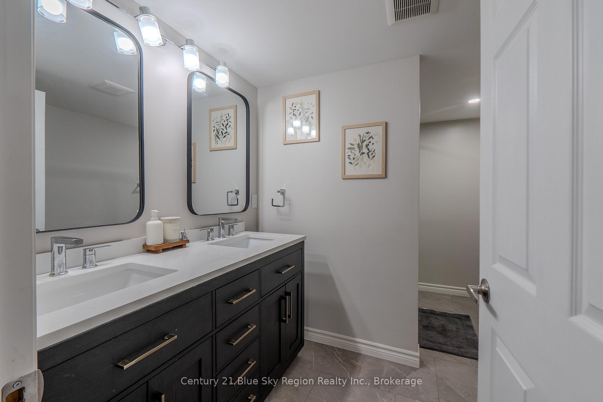 Photo 13 of 500 Collins Drive, North Bay, Airport — HOMEH
