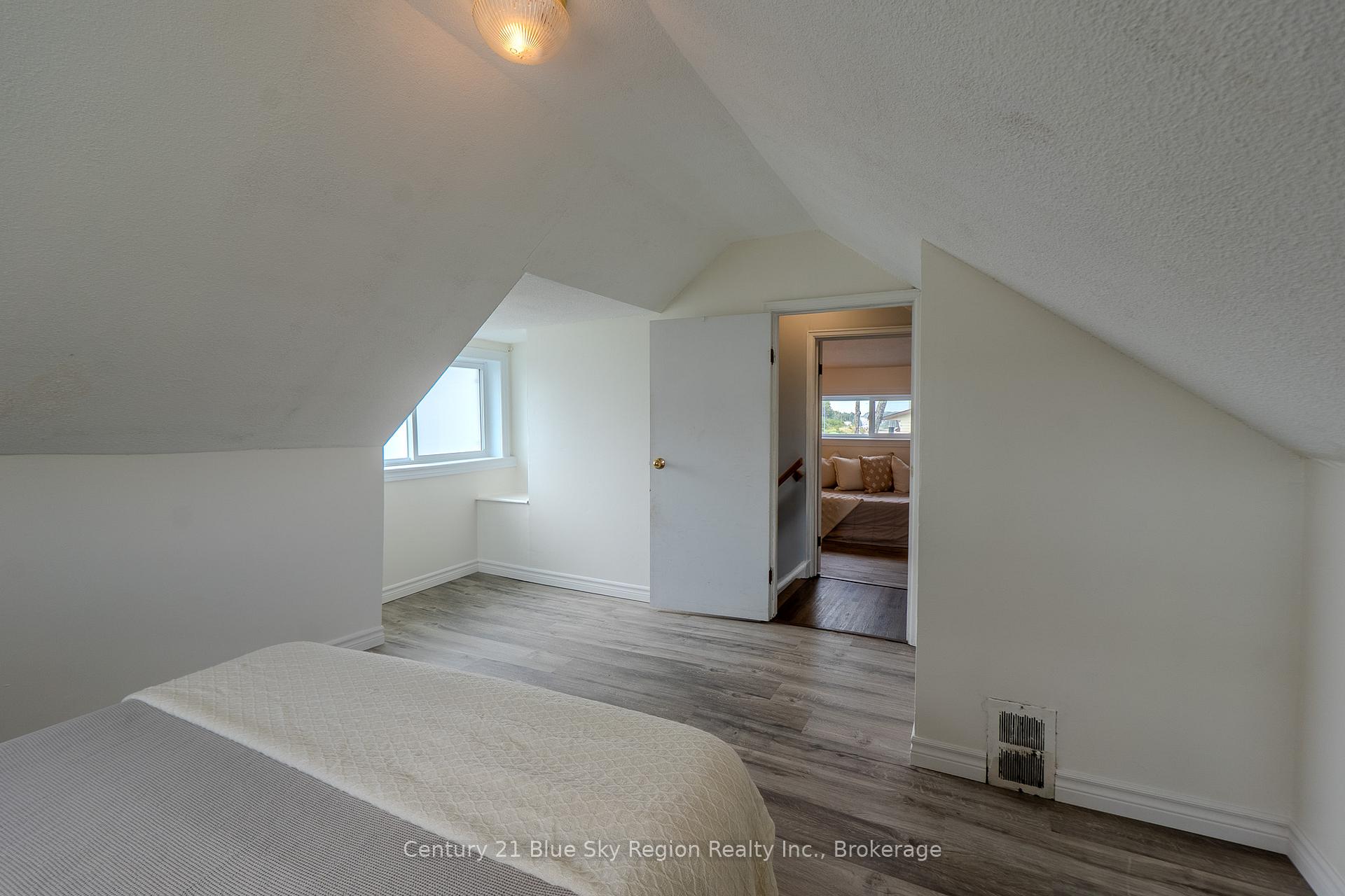 Photo 19 of 500 Collins Drive, North Bay, Airport — HOMEH