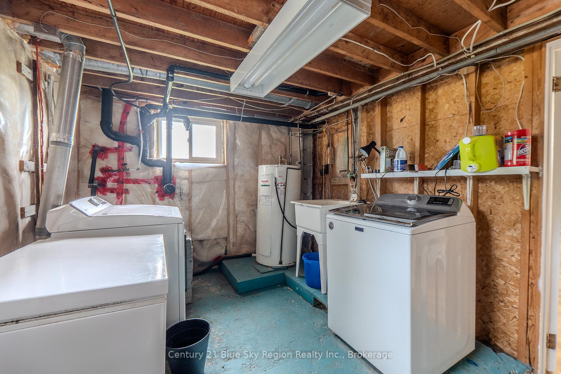 Photo 24 of 500 Collins Drive, North Bay, Airport — HOMEH