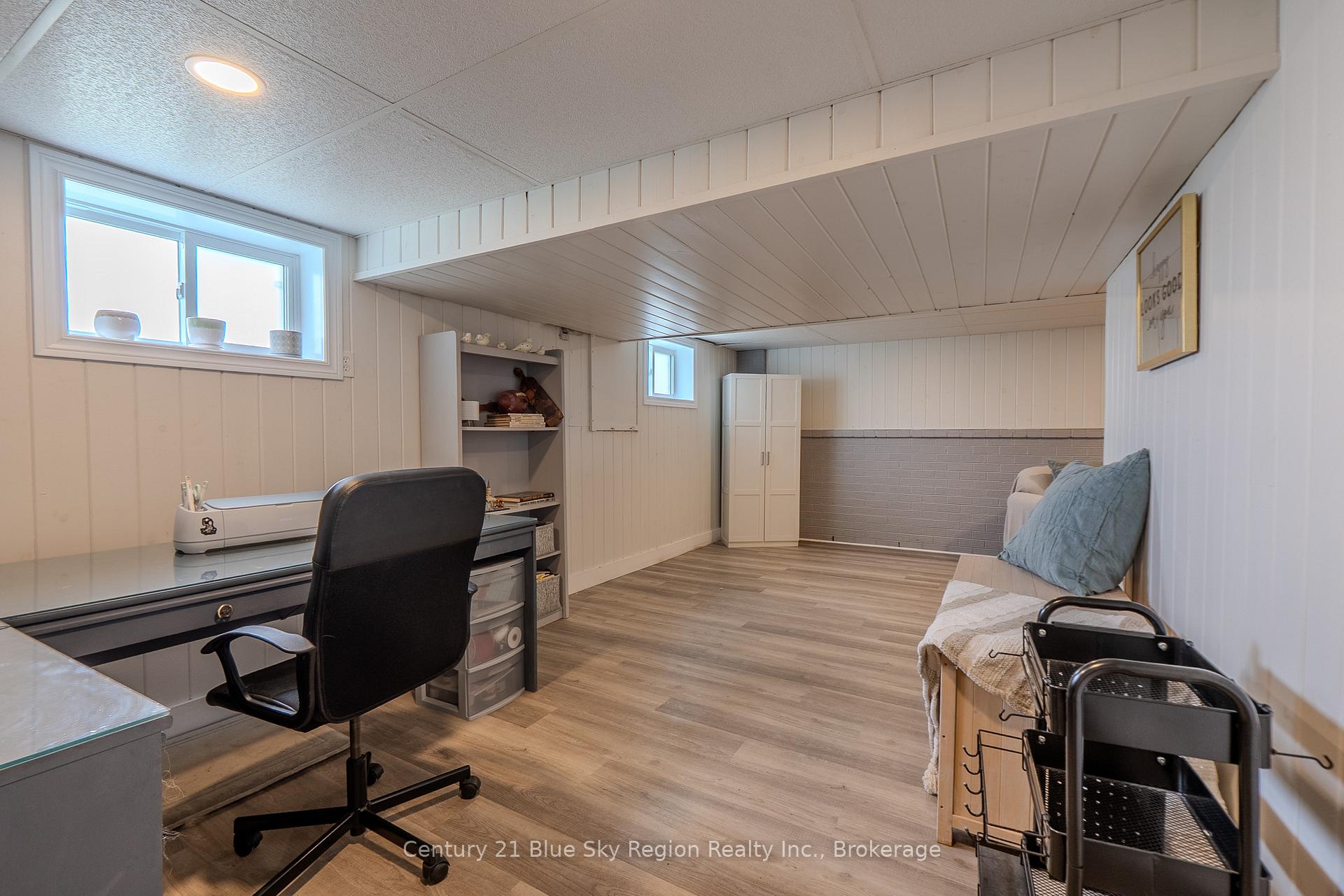 Photo 25 of 500 Collins Drive, North Bay, Airport — HOMEH