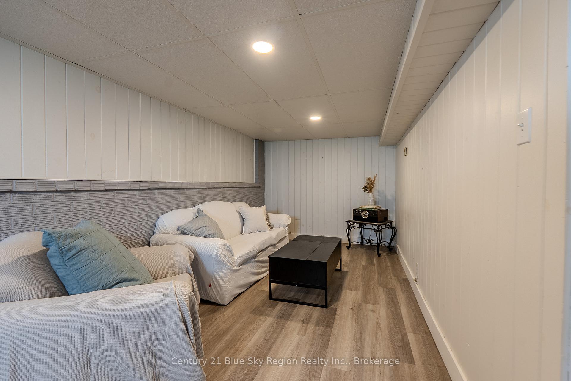 Photo 26 of 500 Collins Drive, North Bay, Airport — HOMEH