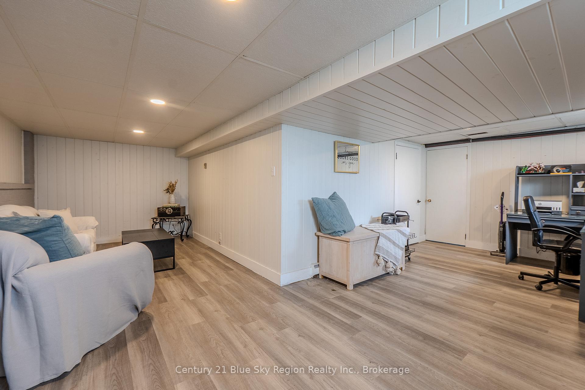 Photo 27 of 500 Collins Drive, North Bay, Airport — HOMEH
