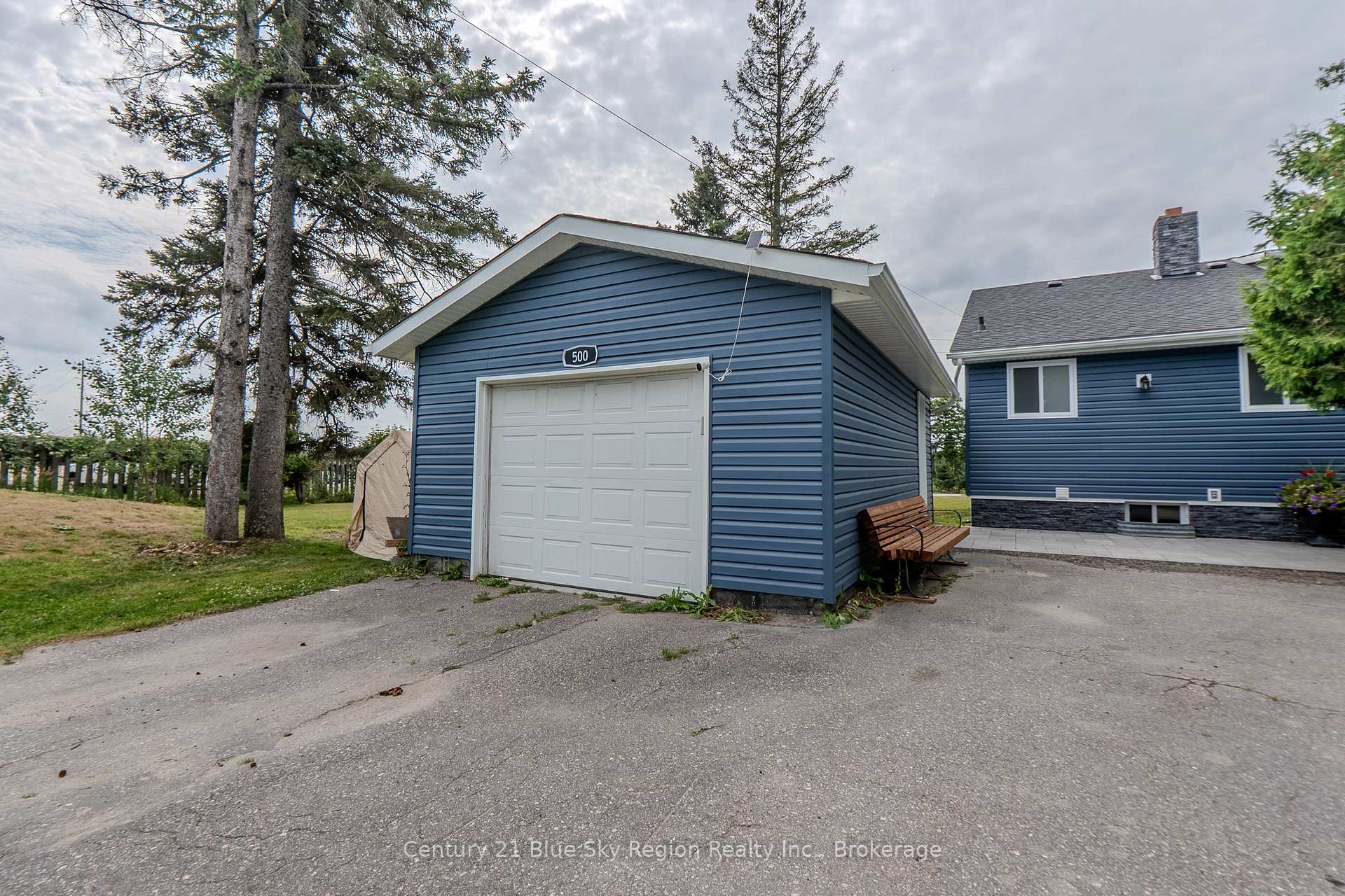 Photo 33 of 500 Collins Drive, North Bay, Airport — HOMEH