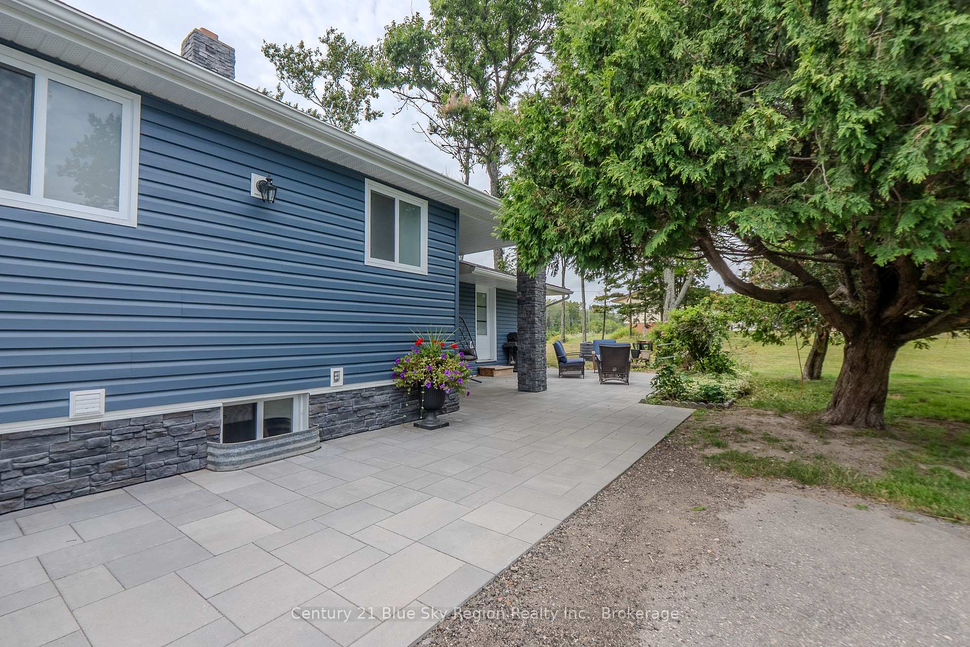 Photo 34 of 500 Collins Drive, North Bay, Airport — HOMEH