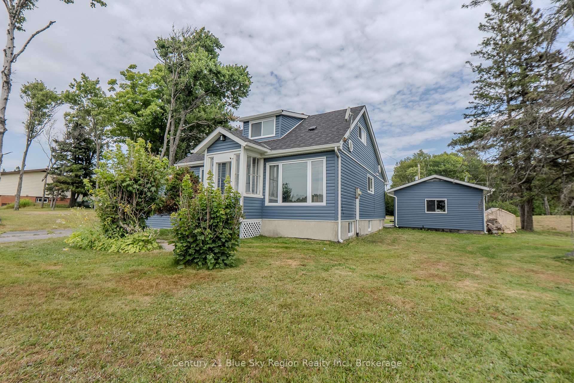 Photo 35 of 500 Collins Drive, North Bay, Airport — HOMEH