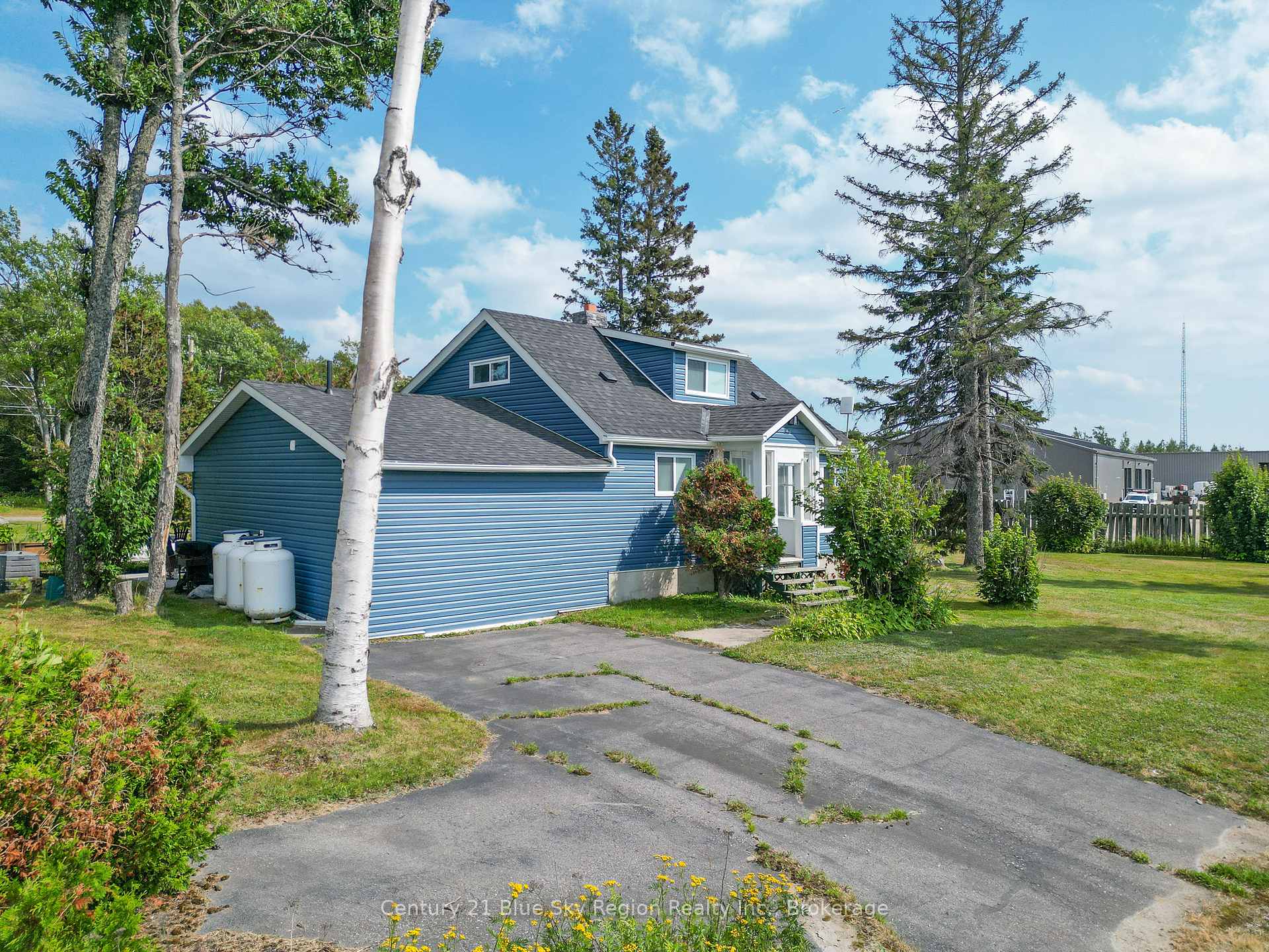 Photo 41 of 500 Collins Drive, North Bay, Airport — HOMEH