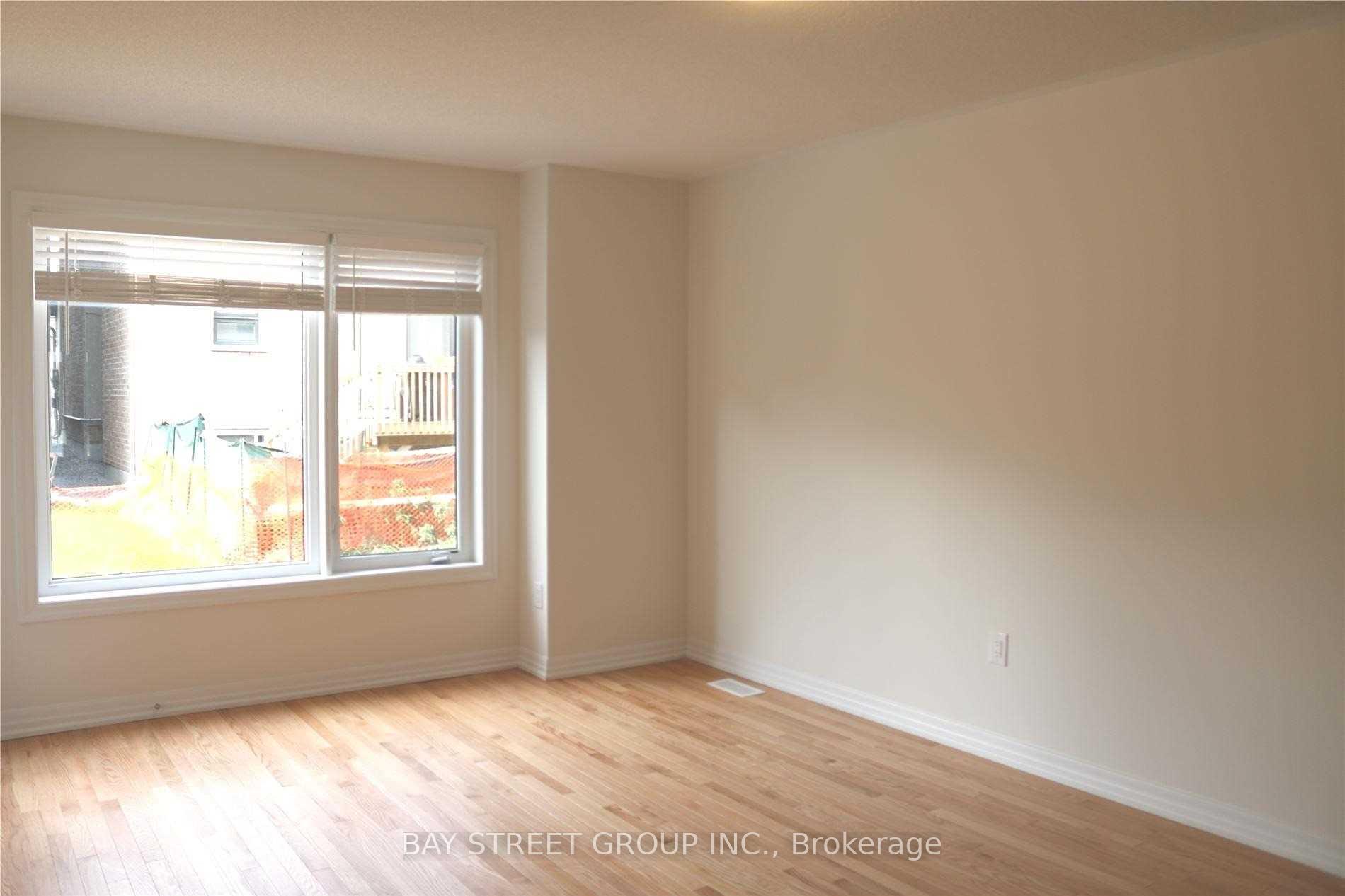 Photo 2 of 157 Tango Crescent, Newmarket, Woodland Hill — HOMEH