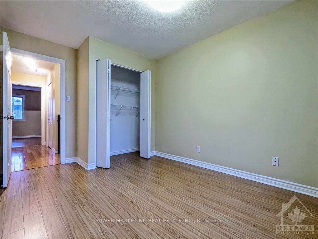 Photo 18 of 2210 Saturn Crescent, Ottawa, Fallingbrook/Gardenway South — HOMEH