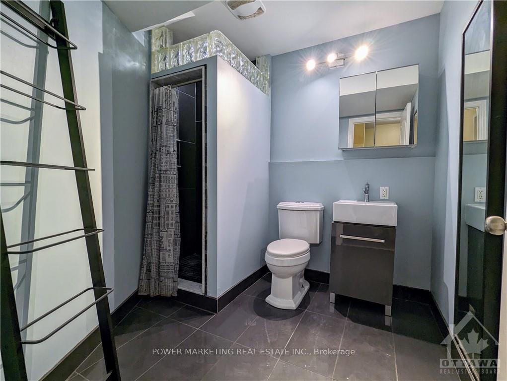 Photo 20 of 2210 Saturn Crescent, Ottawa, Fallingbrook/Gardenway South — HOMEH