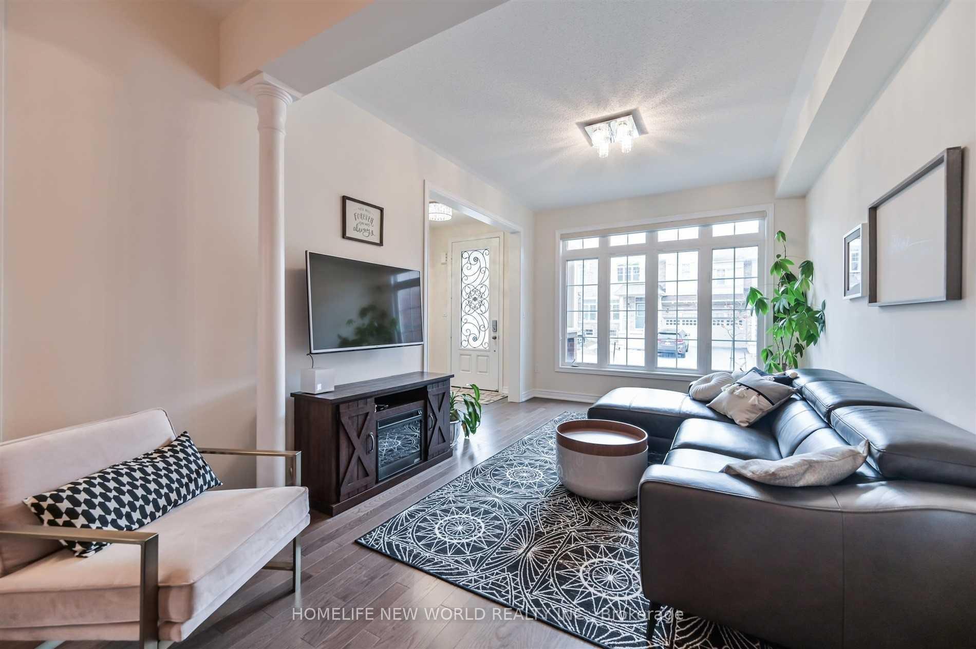 Photo 3 of 14 London Plane Drive, Markham, Berczy — HOMEH