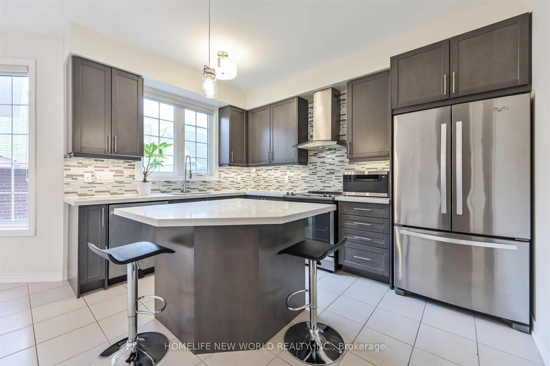 Photo 11 of 14 London Plane Drive, Markham, Berczy — HOMEH