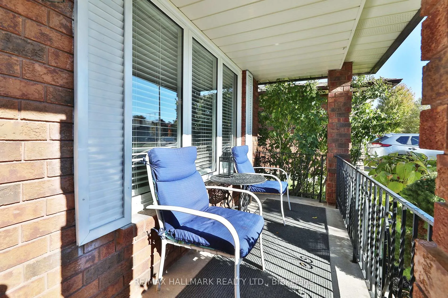 Photo 2 of 944 William Booth Crescent, Oshawa, Centennial — HOMEH