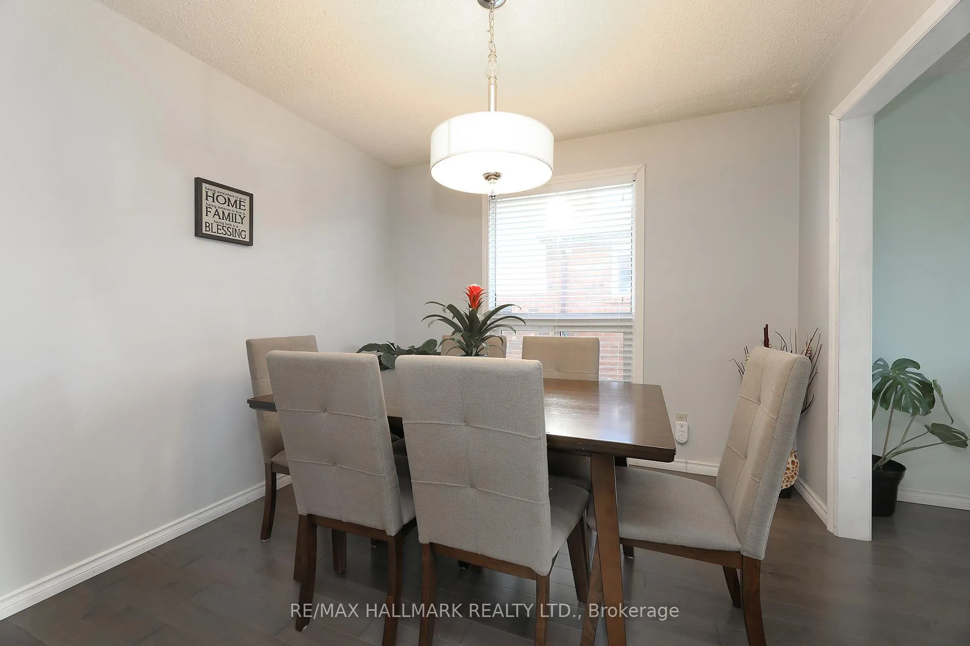 Photo 5 of 944 William Booth Crescent, Oshawa, Centennial — HOMEH
