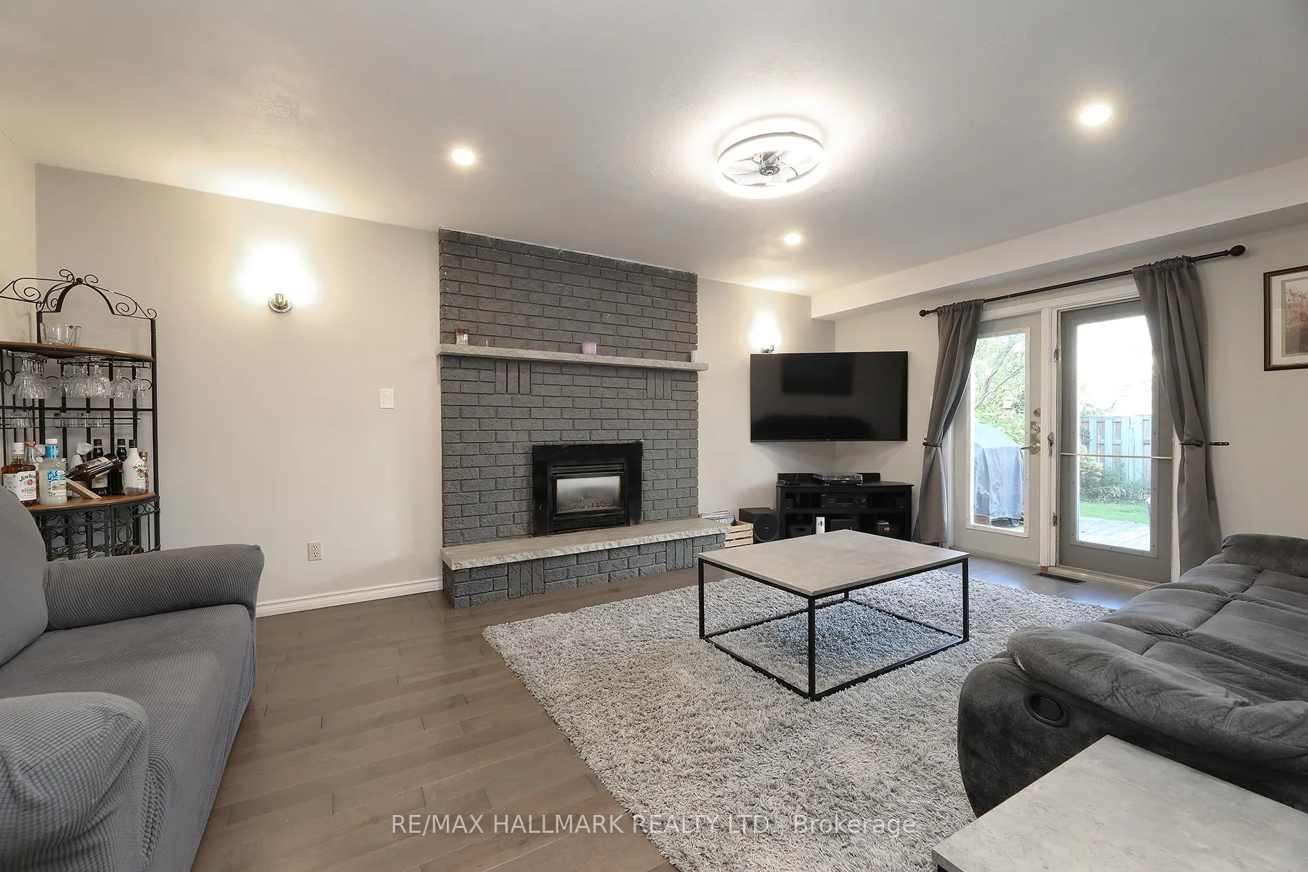 Photo 11 of 944 William Booth Crescent, Oshawa, Centennial — HOMEH