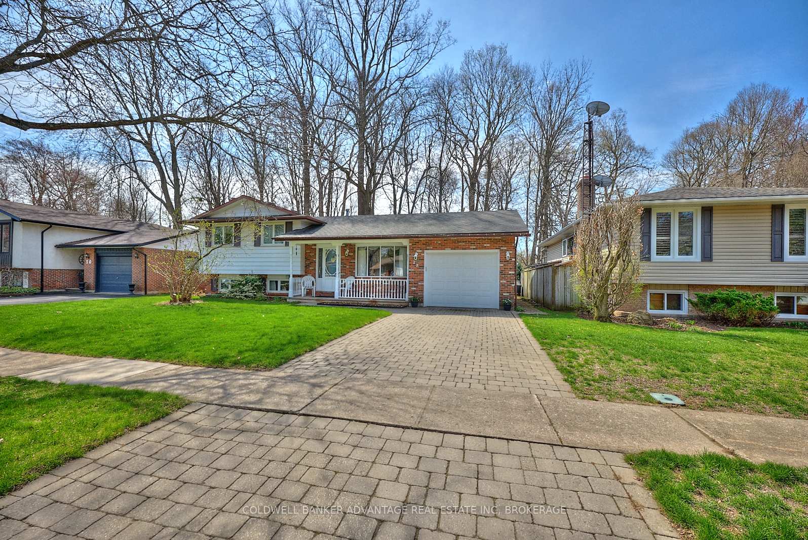 Photo 3 of 22 Spruceside Crescent S, Pelham, Fonthill — HOMEH