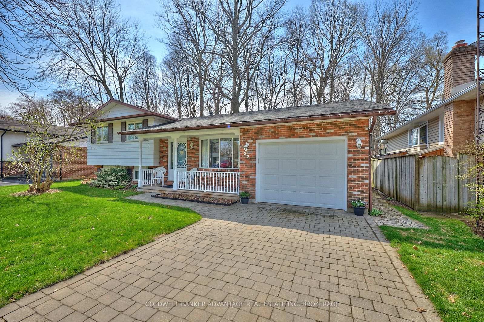 Photo 4 of 22 Spruceside Crescent S, Pelham, Fonthill — HOMEH