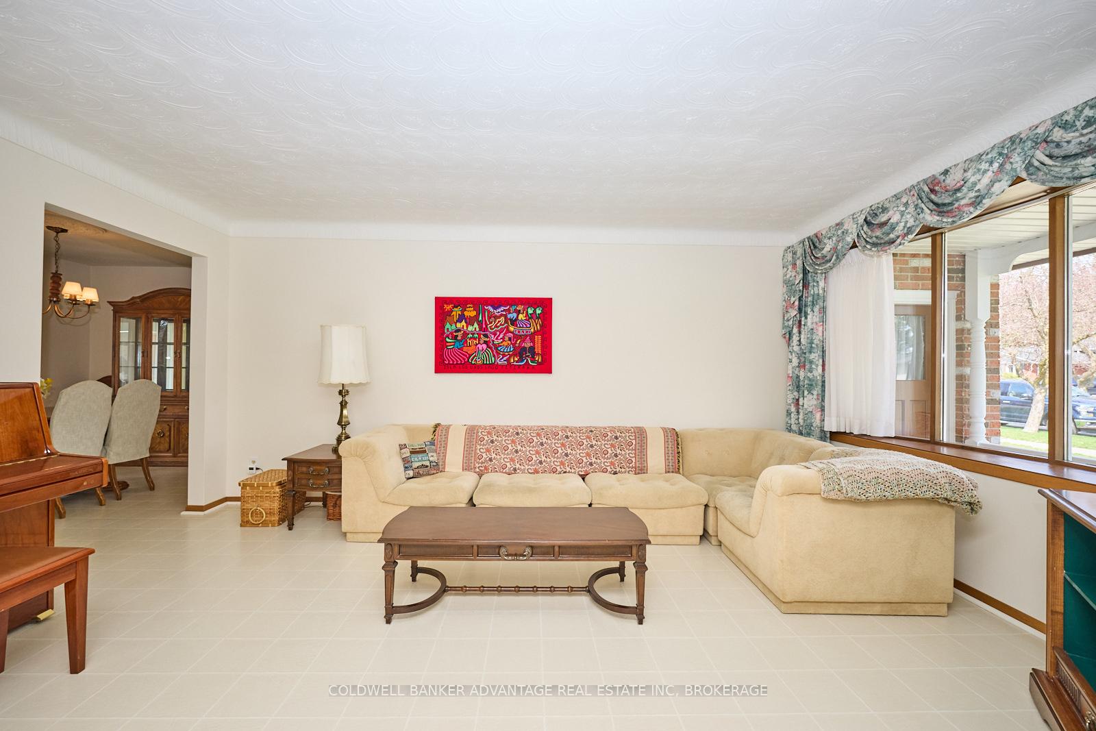 Photo 7 of 22 Spruceside Crescent S, Pelham, Fonthill — HOMEH