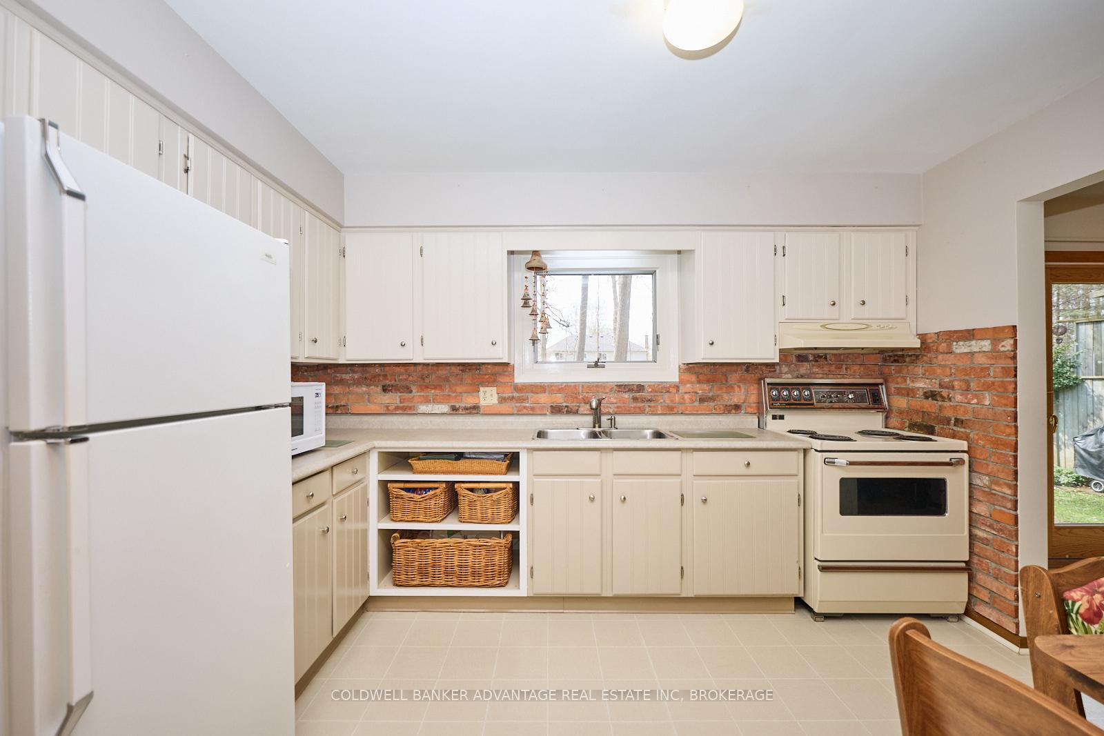 Photo 11 of 22 Spruceside Crescent S, Pelham, Fonthill — HOMEH