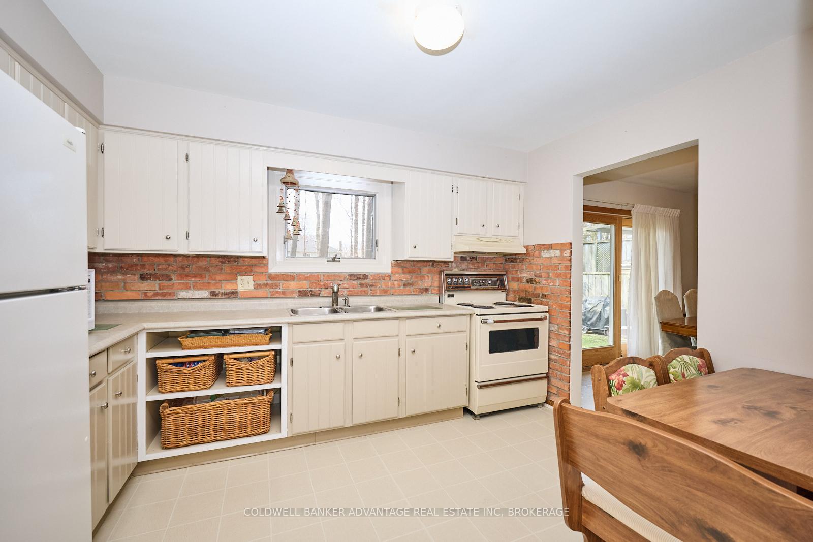 Photo 12 of 22 Spruceside Crescent S, Pelham, Fonthill — HOMEH