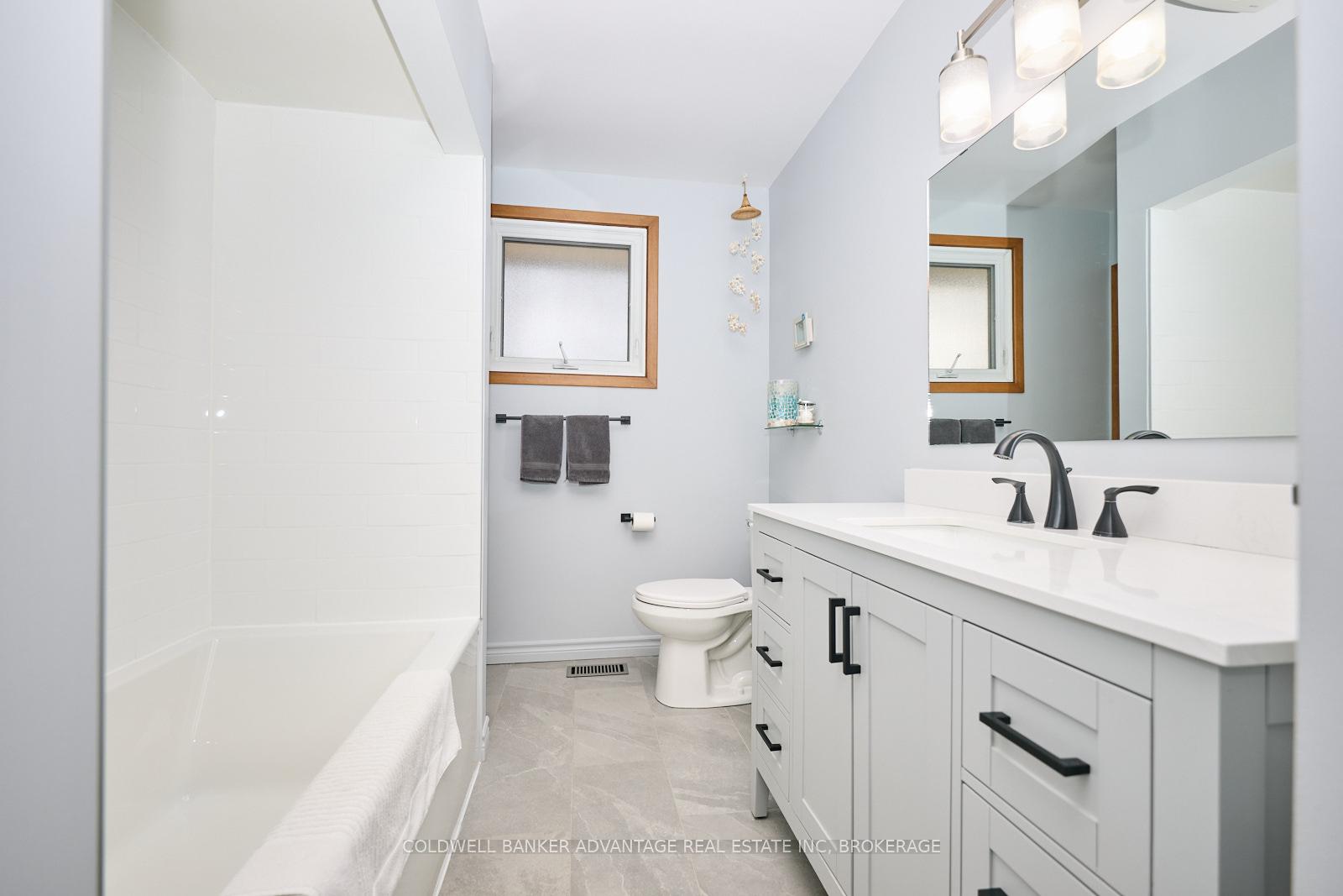 Photo 13 of 22 Spruceside Crescent S, Pelham, Fonthill — HOMEH