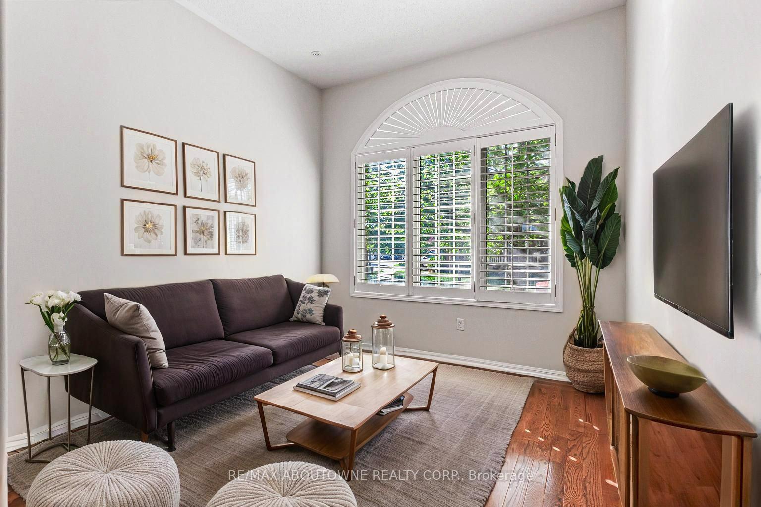 Photo 9 of 641 Hood Terrace, Milton, Coates — HOMEH