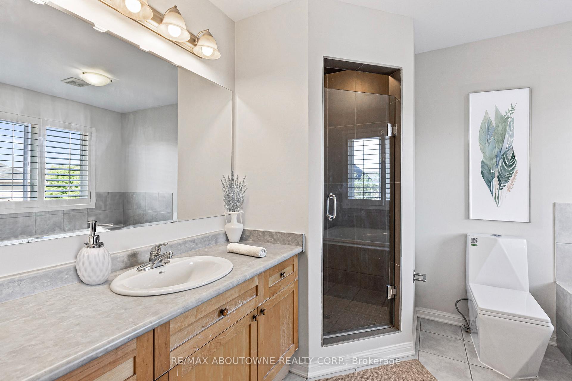 Photo 11 of 641 Hood Terrace, Milton, Coates — HOMEH