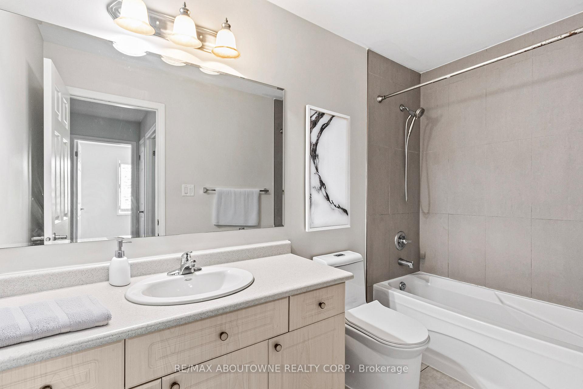 Photo 10 of 641 Hood Terrace, Milton, Coates — HOMEH