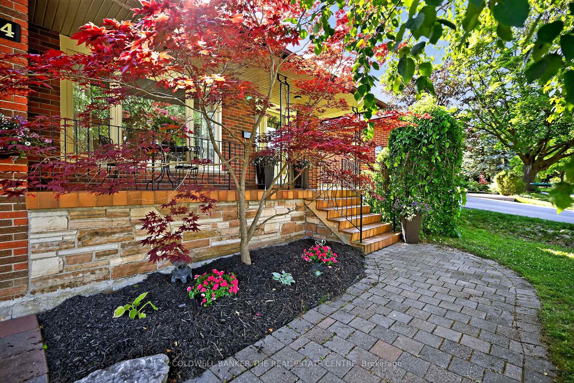 Photo 2 of 204 Alexander Road, Newmarket, Gorham-College Manor — HOMEH
