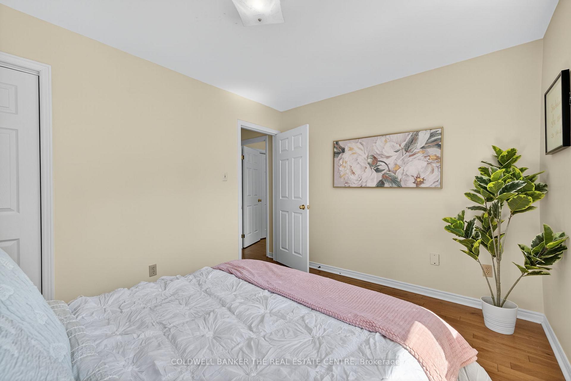 Photo 17 of 204 Alexander Road, Newmarket, Gorham-College Manor — HOMEH