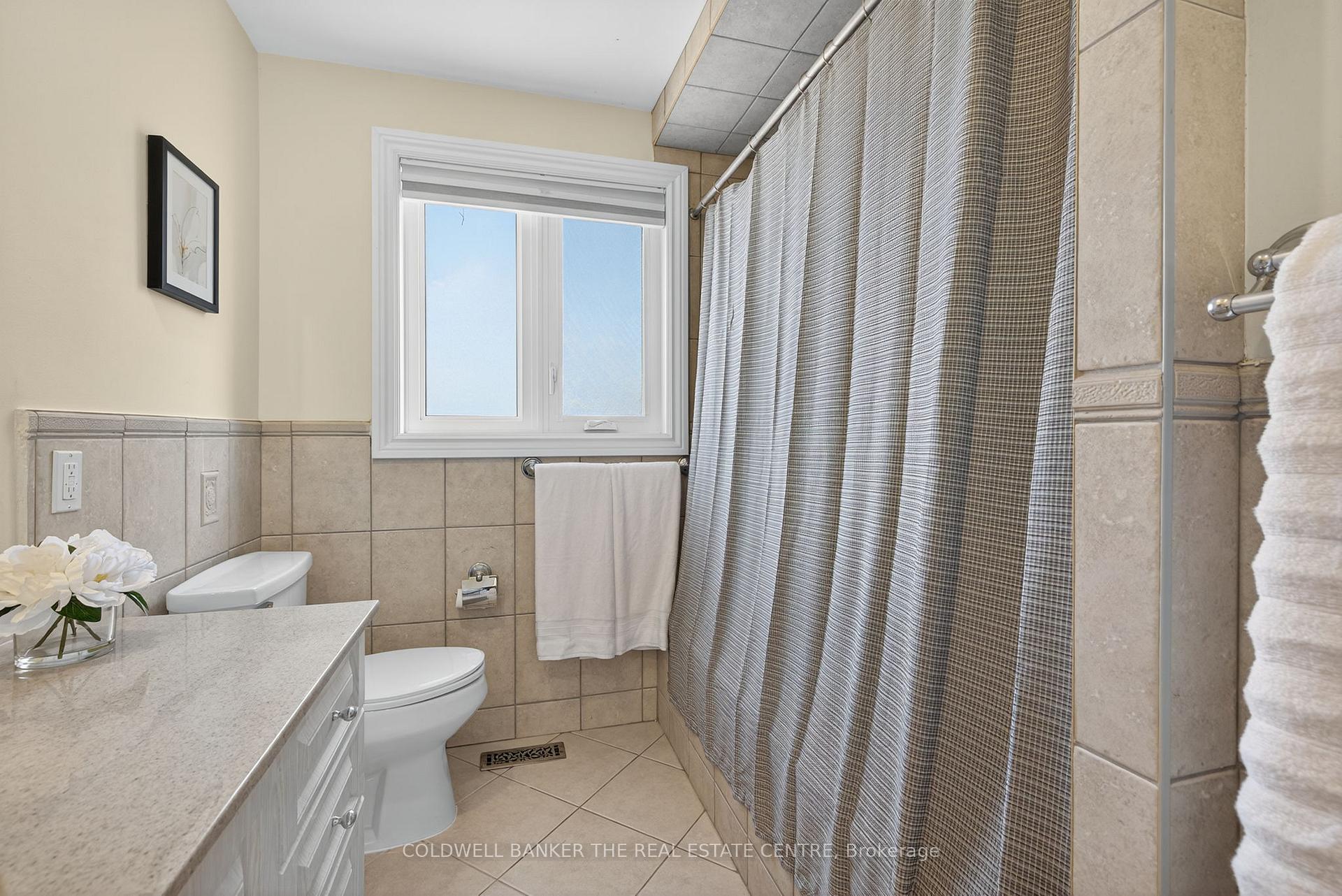 Photo 19 of 204 Alexander Road, Newmarket, Gorham-College Manor — HOMEH