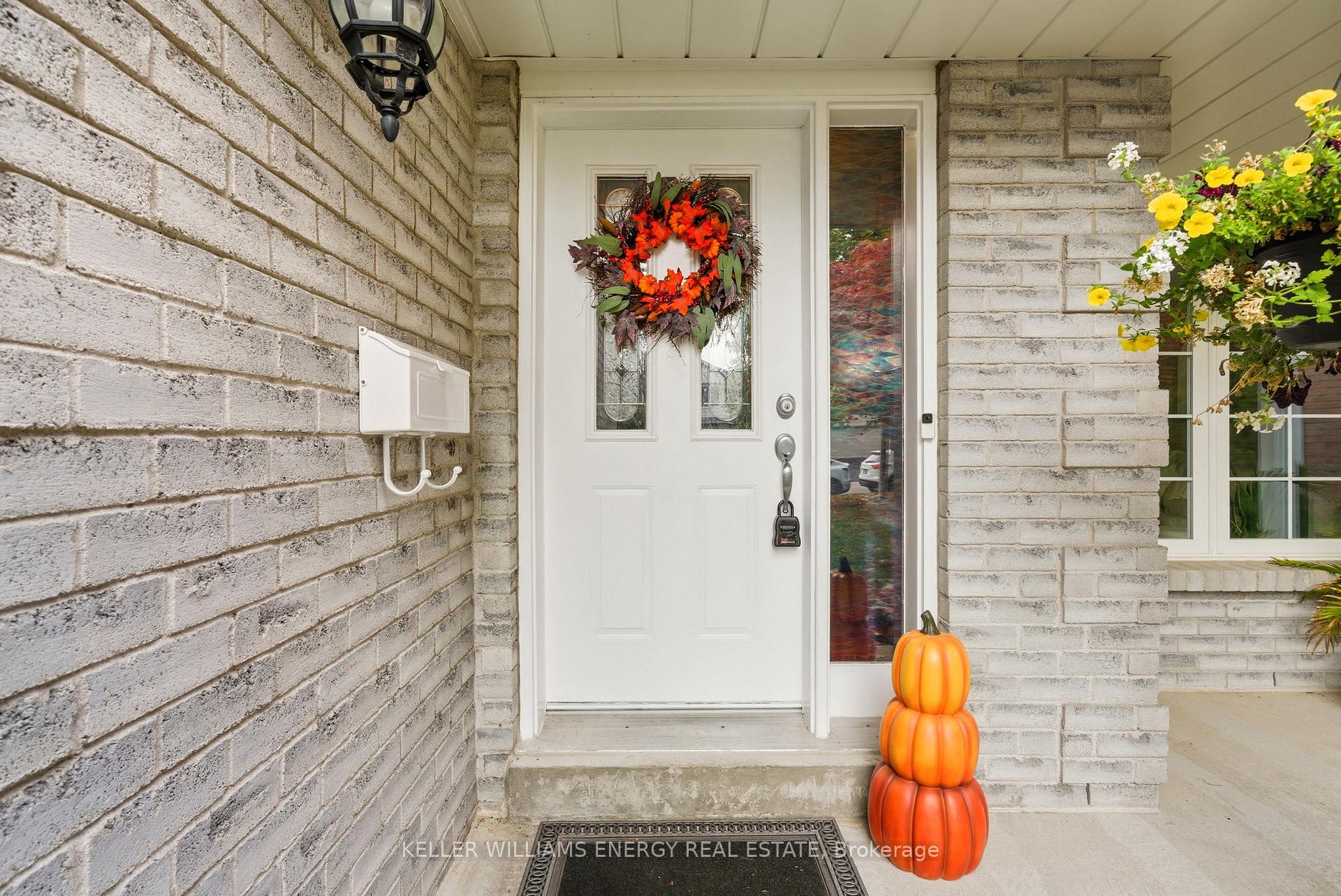 Photo 3 of 450 Safari Drive, Oshawa, Eastdale — HOMEH