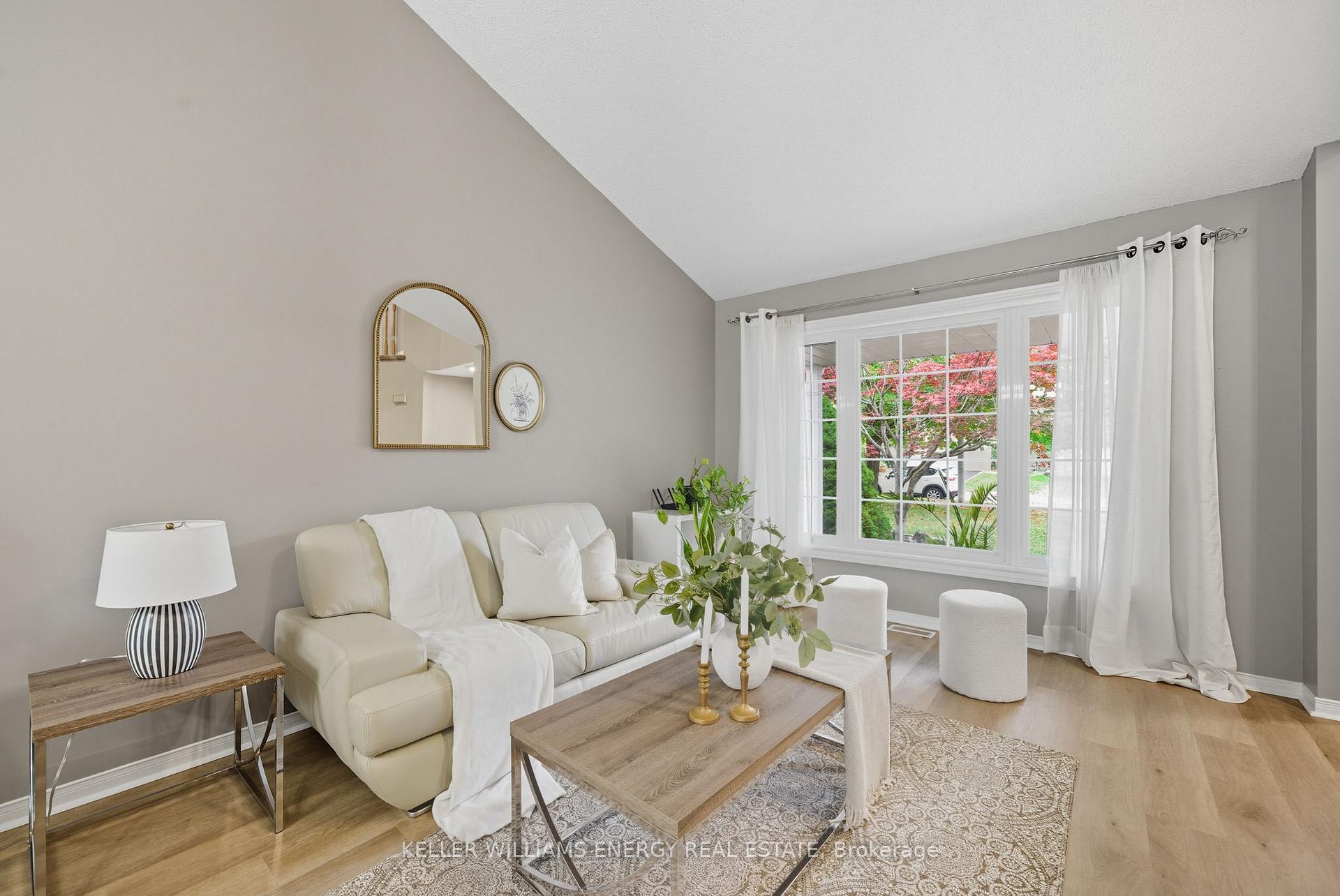 Photo 5 of 450 Safari Drive, Oshawa, Eastdale — HOMEH