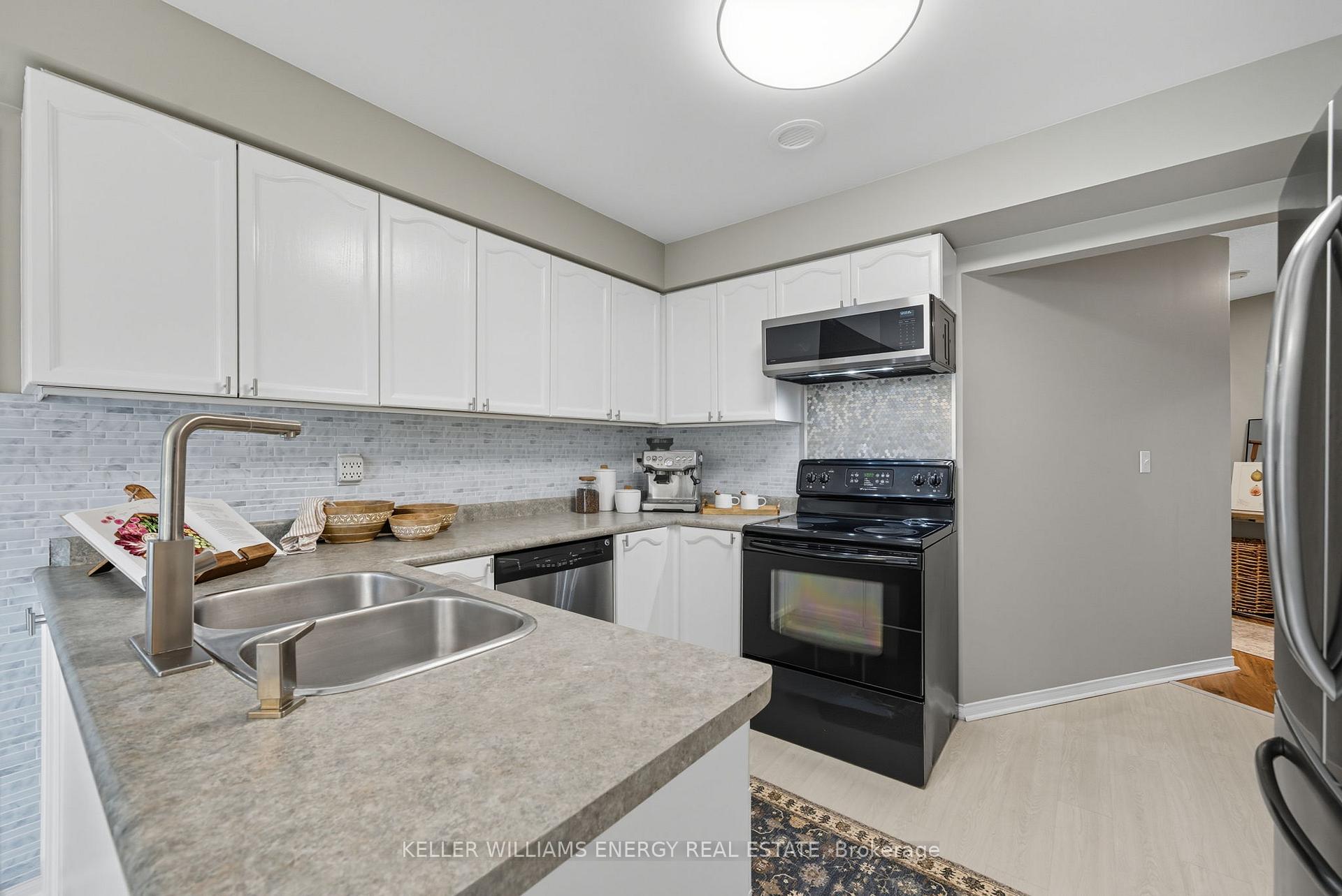 Photo 11 of 450 Safari Drive, Oshawa, Eastdale — HOMEH