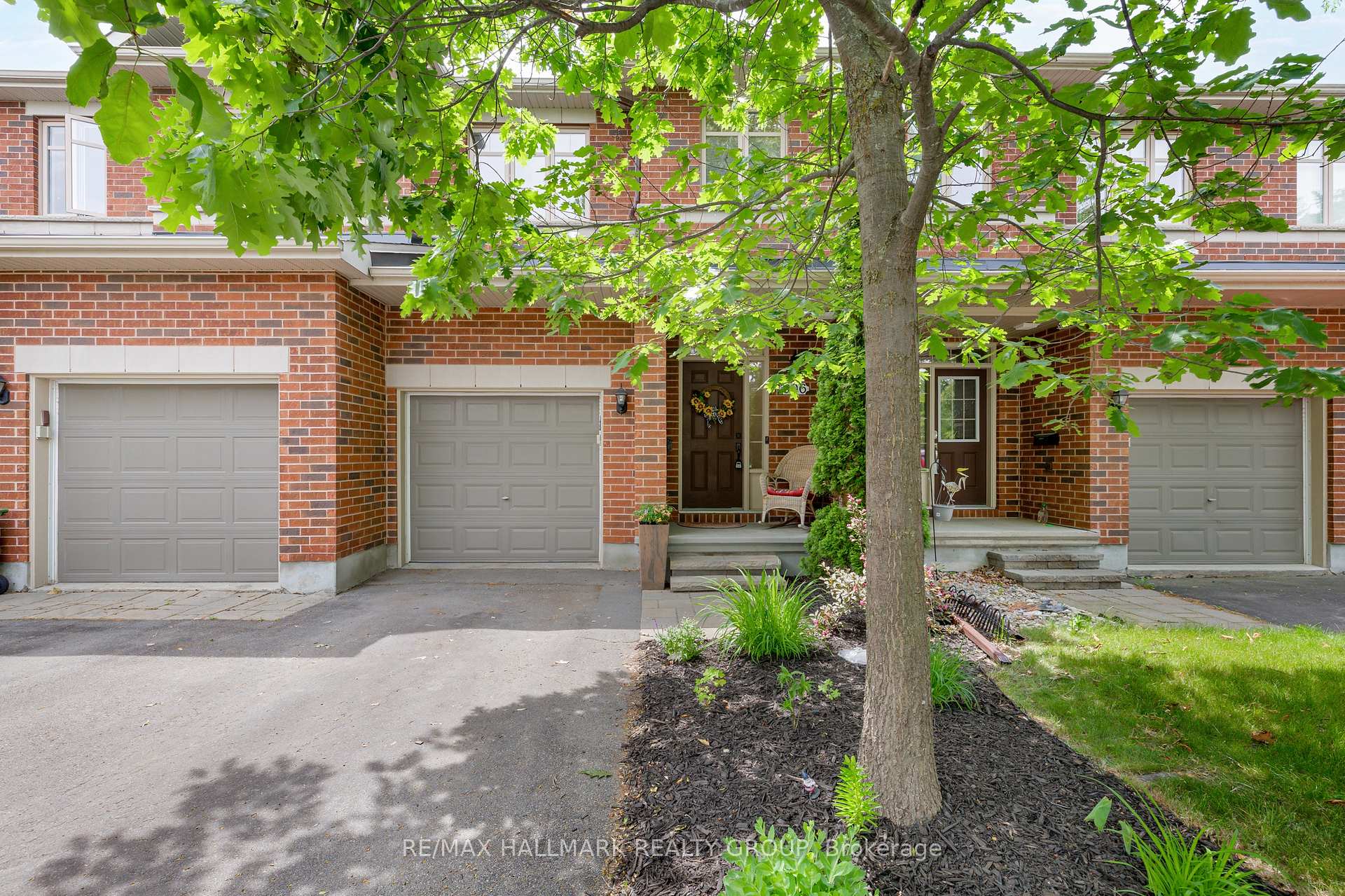 Photo 1 of 606 Everlasting Crescent, Ottawa, Springridge/East Village — HOMEH