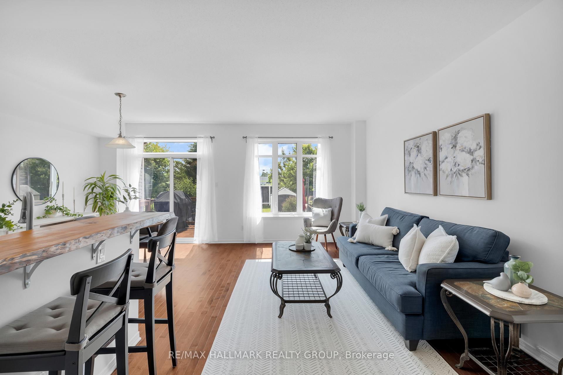 Photo 4 of 606 Everlasting Crescent, Ottawa, Springridge/East Village — HOMEH