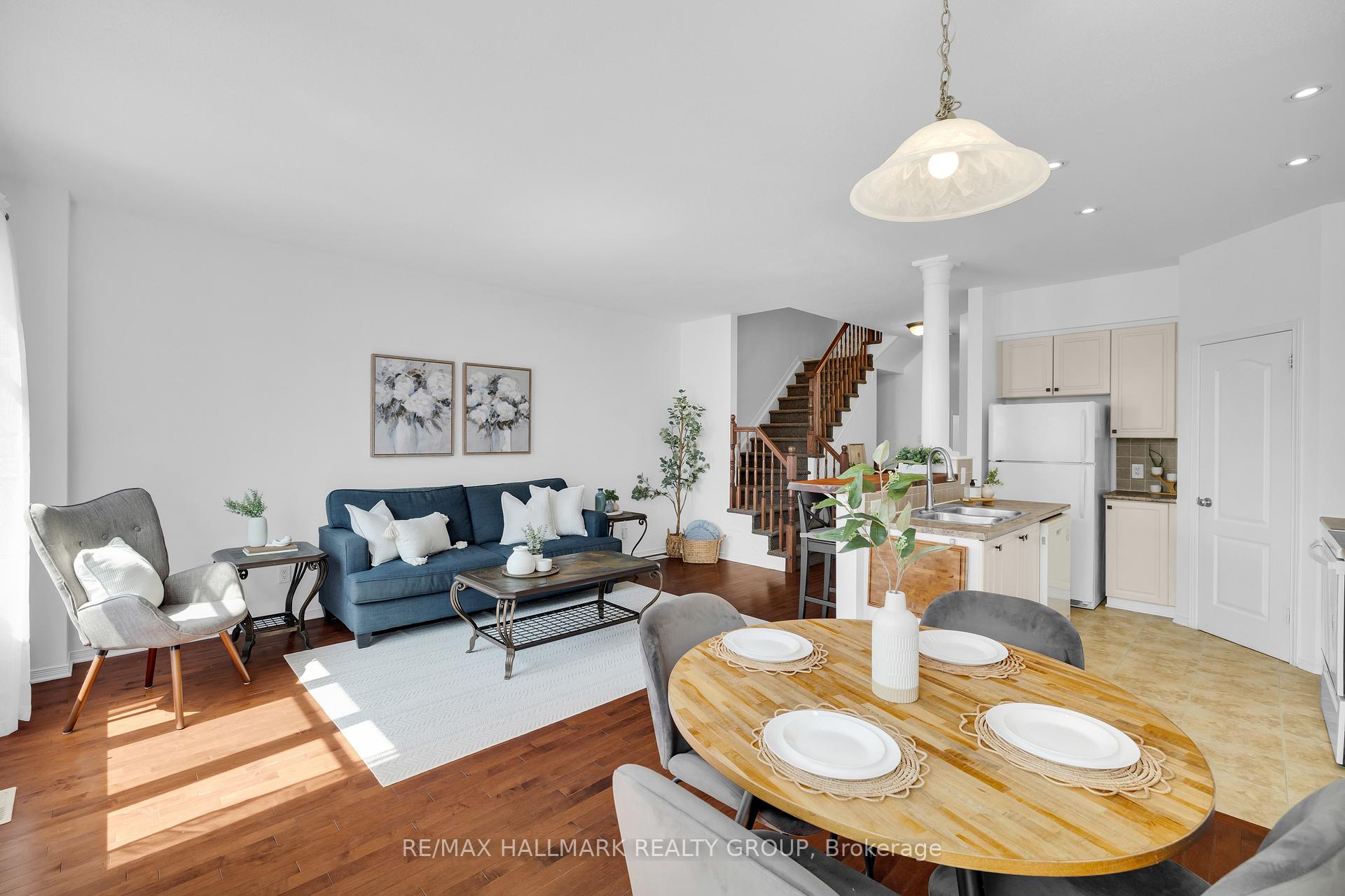 Photo 5 of 606 Everlasting Crescent, Ottawa, Springridge/East Village — HOMEH