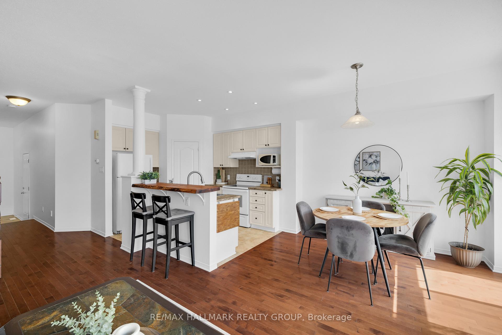 Photo 6 of 606 Everlasting Crescent, Ottawa, Springridge/East Village — HOMEH