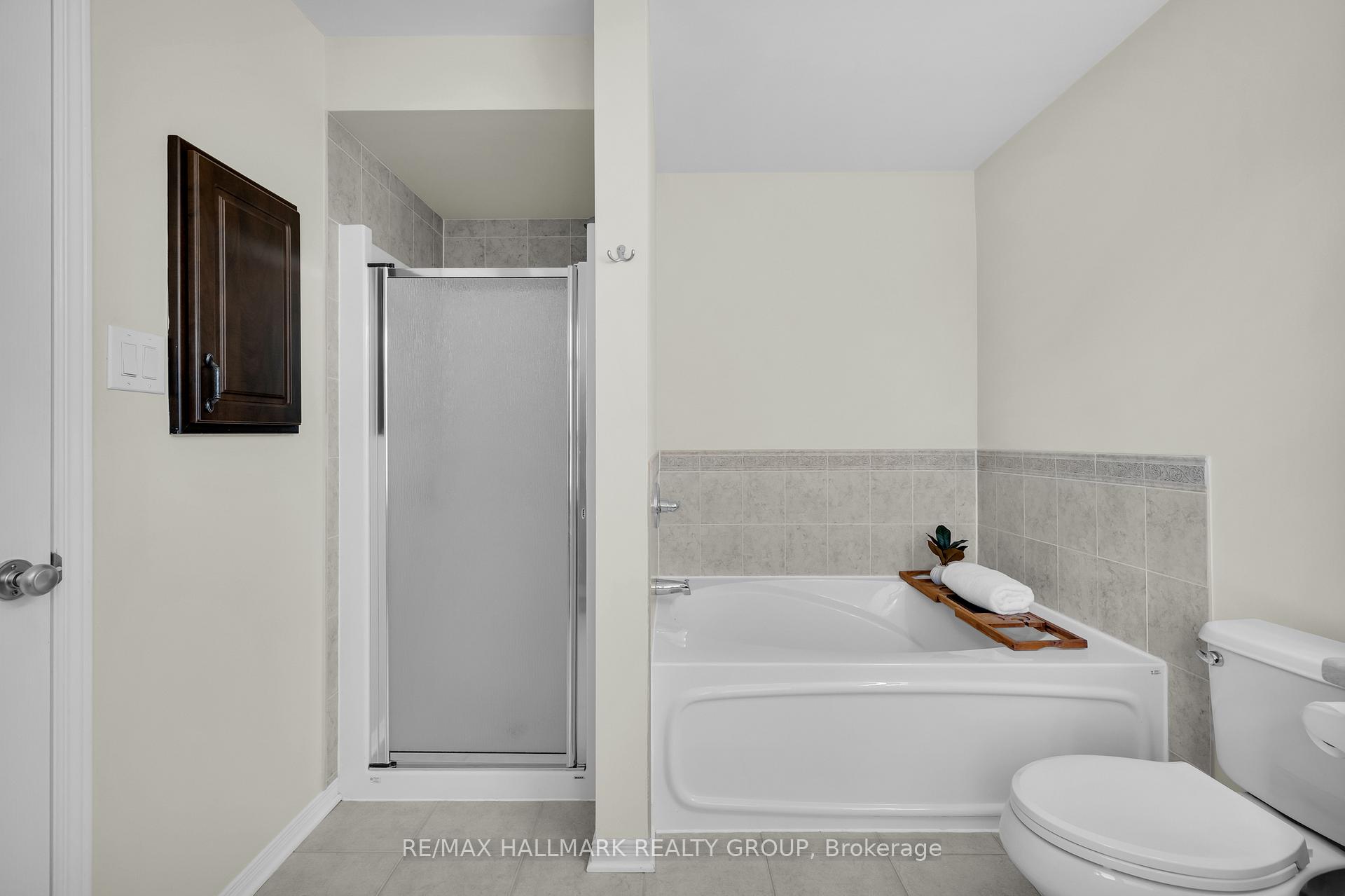 Photo 22 of 606 Everlasting Crescent, Ottawa, Springridge/East Village — HOMEH