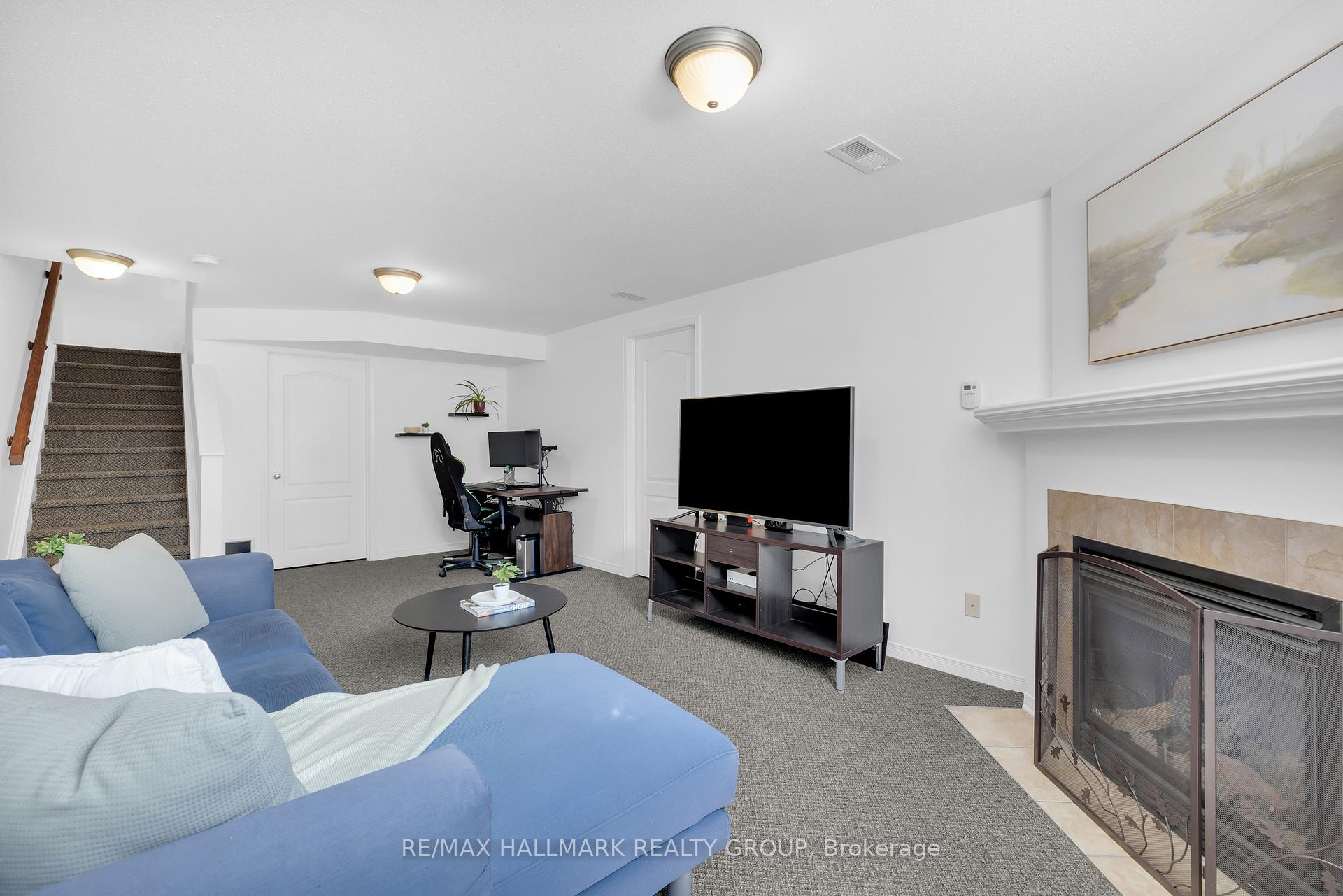 Photo 29 of 606 Everlasting Crescent, Ottawa, Springridge/East Village — HOMEH