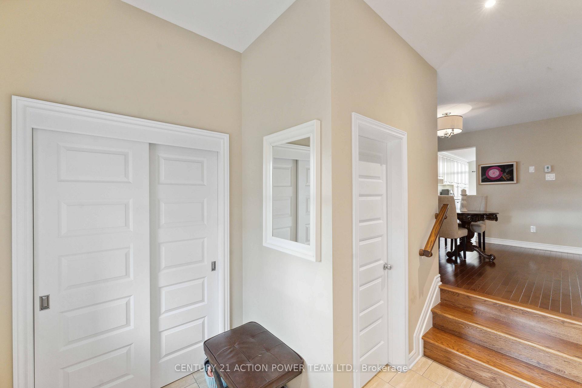 Photo 5 of 812 Ashenvale Way, Ottawa, Avalon East — HOMEH