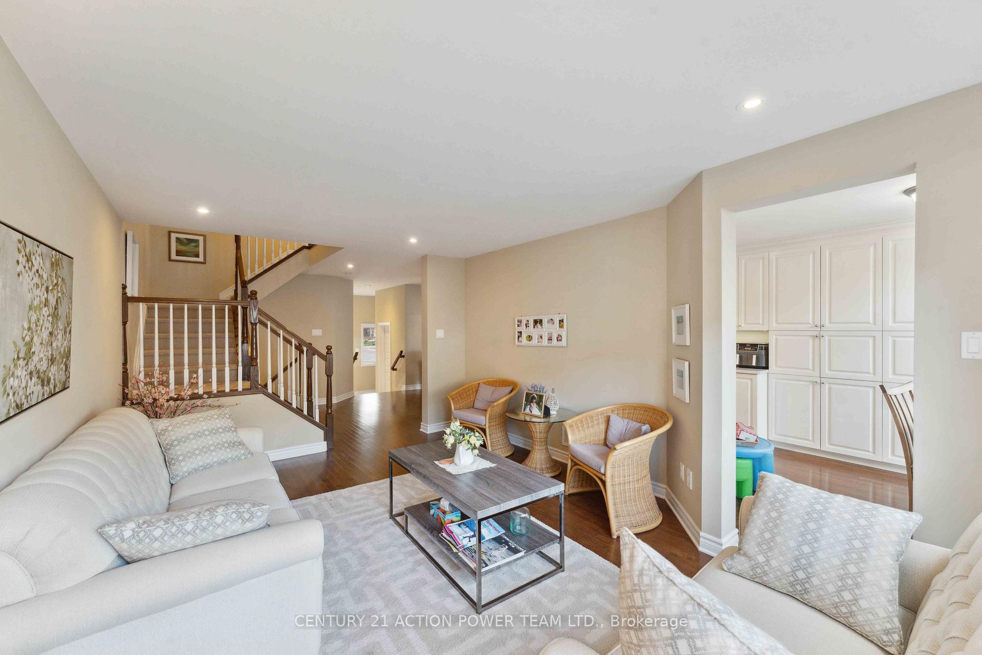 Photo 10 of 812 Ashenvale Way, Ottawa, Avalon East — HOMEH